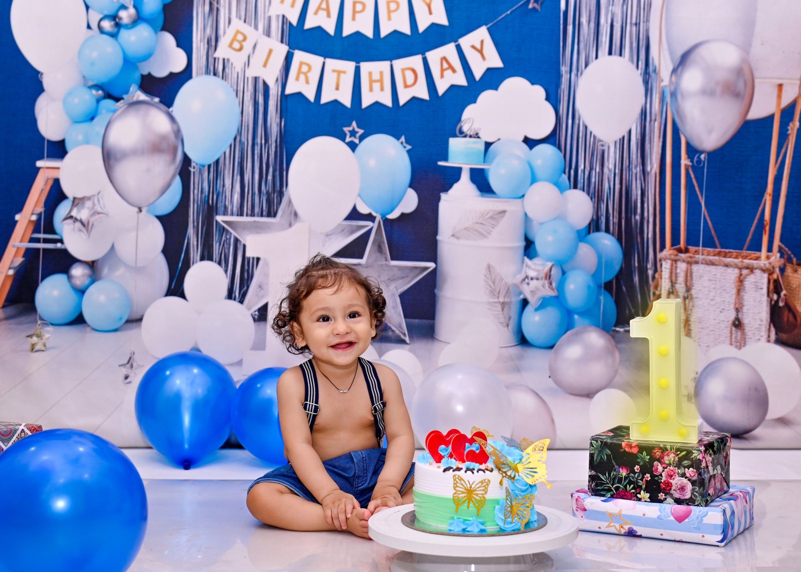 Joyful cake smash portrait by Nirvana Photography, image 4 Joyful cake smash portrait by Nirvana Photography, image 4